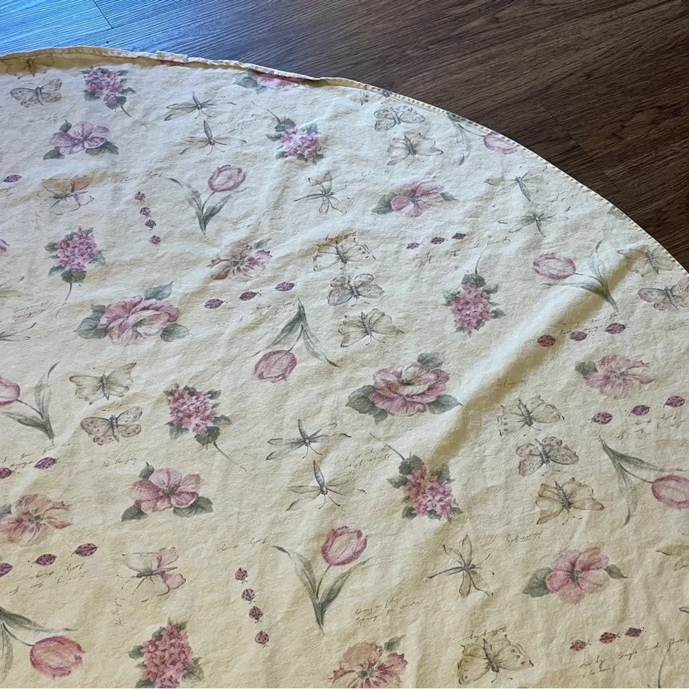 Vintage Floral Oval Tablecloth Butterflies Flowers Ladybugs White Pink Green
